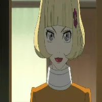 Kuranosuke com roupas femininas e maquilagem