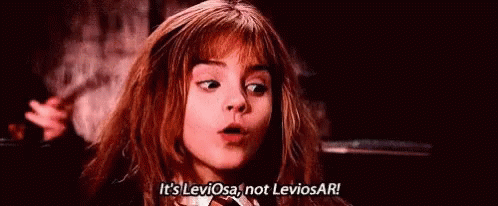 Hermione Gringer explicando como pronunciar corretamenta Wingardium Leviosa Hermione Wingardium Leviosa